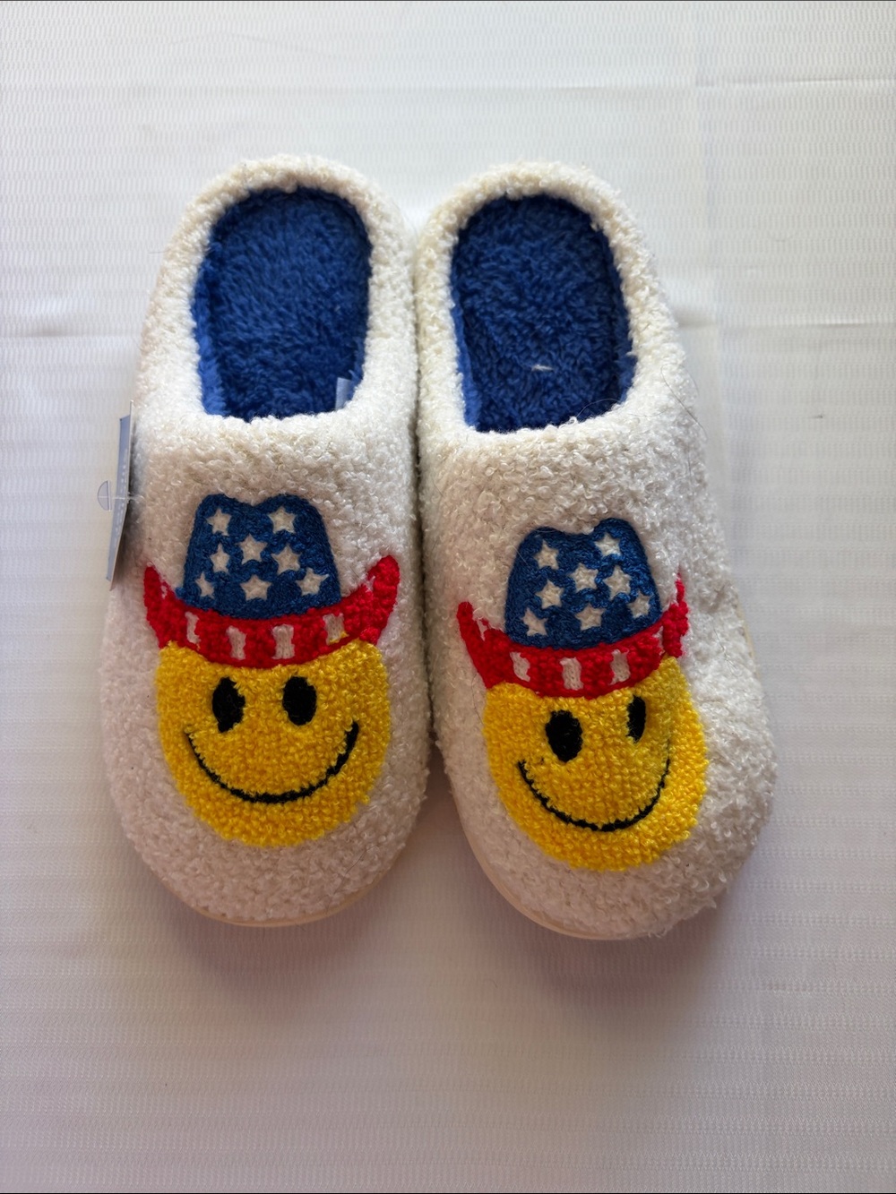Ladies' Sherpa Slippers M 7-8 
in Cream, Navy & Red NWT